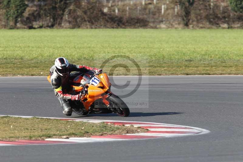 Motorcycle action photographs;Trackday digital images;event digital images;eventdigitalimages;no limits trackday;peter wileman photography;snetterton;snetterton circuit norfolk;snetterton photographs;trackday;trackday photos