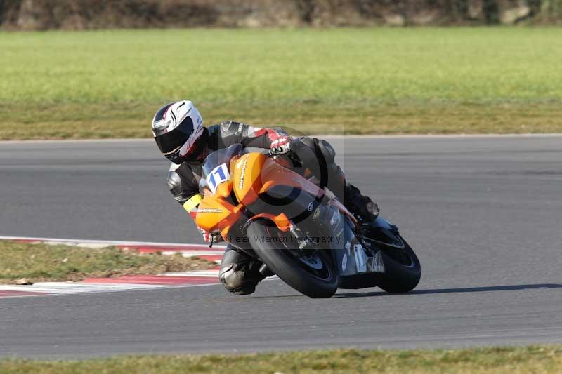 Motorcycle action photographs;Trackday digital images;event digital images;eventdigitalimages;no limits trackday;peter wileman photography;snetterton;snetterton circuit norfolk;snetterton photographs;trackday;trackday photos