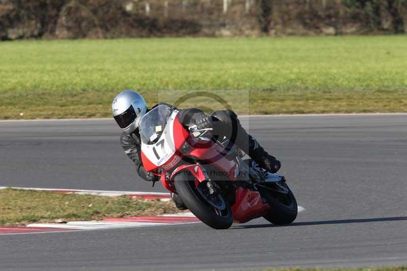 Motorcycle action photographs;Trackday digital images;event digital images;eventdigitalimages;no limits trackday;peter wileman photography;snetterton;snetterton circuit norfolk;snetterton photographs;trackday;trackday photos