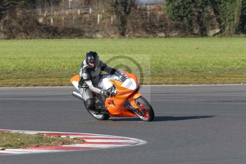 Motorcycle action photographs;Trackday digital images;event digital images;eventdigitalimages;no limits trackday;peter wileman photography;snetterton;snetterton circuit norfolk;snetterton photographs;trackday;trackday photos