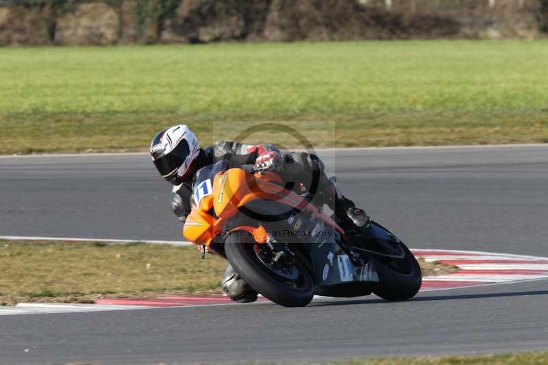 Motorcycle action photographs;Trackday digital images;event digital images;eventdigitalimages;no limits trackday;peter wileman photography;snetterton;snetterton circuit norfolk;snetterton photographs;trackday;trackday photos