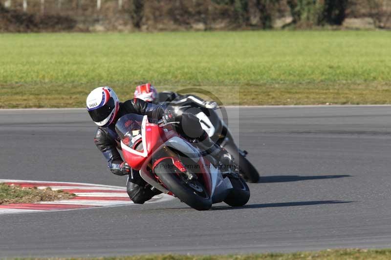 Motorcycle action photographs;Trackday digital images;event digital images;eventdigitalimages;no limits trackday;peter wileman photography;snetterton;snetterton circuit norfolk;snetterton photographs;trackday;trackday photos
