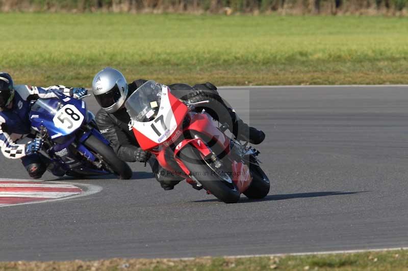 Motorcycle action photographs;Trackday digital images;event digital images;eventdigitalimages;no limits trackday;peter wileman photography;snetterton;snetterton circuit norfolk;snetterton photographs;trackday;trackday photos