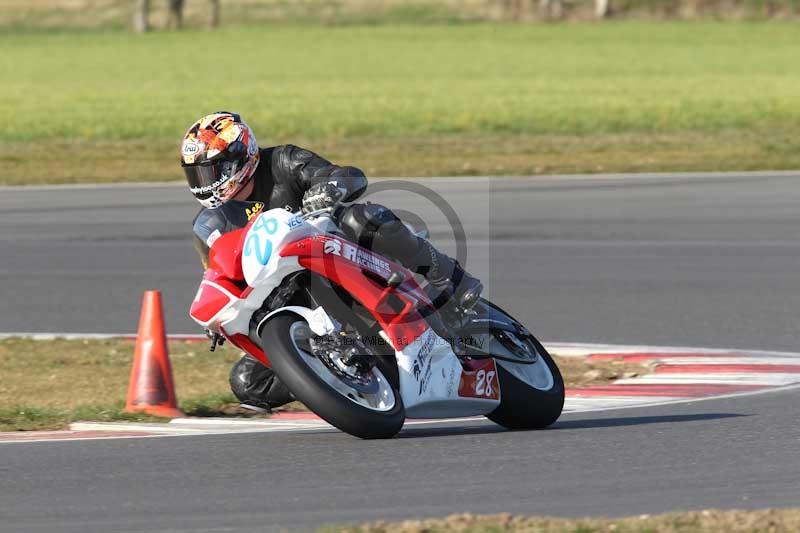 Motorcycle action photographs;Trackday digital images;event digital images;eventdigitalimages;no limits trackday;peter wileman photography;snetterton;snetterton circuit norfolk;snetterton photographs;trackday;trackday photos