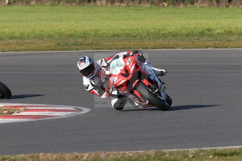 Motorcycle action photographs;Trackday digital images;event digital images;eventdigitalimages;no limits trackday;peter wileman photography;snetterton;snetterton circuit norfolk;snetterton photographs;trackday;trackday photos