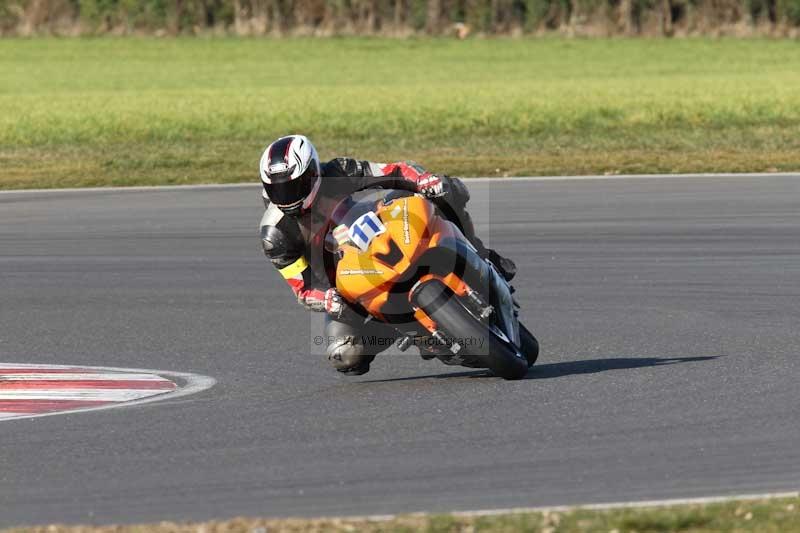 Motorcycle action photographs;Trackday digital images;event digital images;eventdigitalimages;no limits trackday;peter wileman photography;snetterton;snetterton circuit norfolk;snetterton photographs;trackday;trackday photos