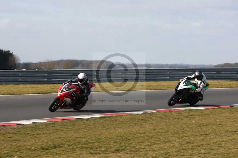 Motorcycle action photographs;Trackday digital images;event digital images;eventdigitalimages;no limits trackday;peter wileman photography;snetterton;snetterton circuit norfolk;snetterton photographs;trackday;trackday photos