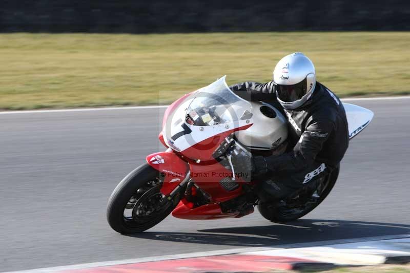 Motorcycle action photographs;Trackday digital images;event digital images;eventdigitalimages;no limits trackday;peter wileman photography;snetterton;snetterton circuit norfolk;snetterton photographs;trackday;trackday photos