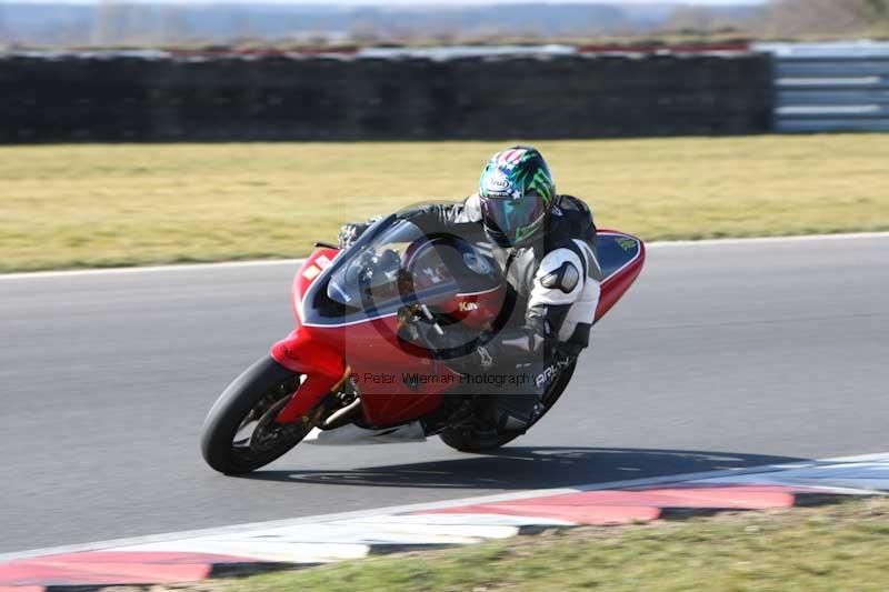 Motorcycle action photographs;Trackday digital images;event digital images;eventdigitalimages;no limits trackday;peter wileman photography;snetterton;snetterton circuit norfolk;snetterton photographs;trackday;trackday photos