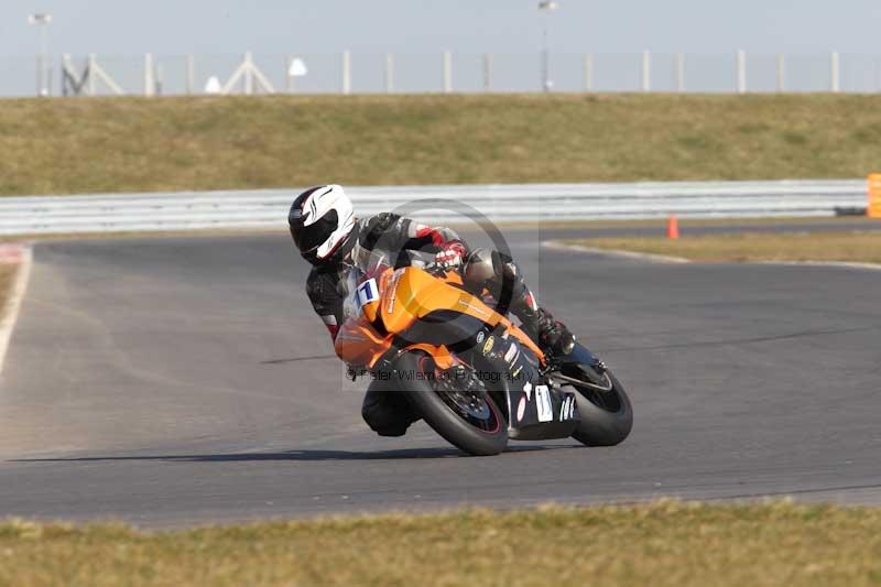 Motorcycle action photographs;Trackday digital images;event digital images;eventdigitalimages;no limits trackday;peter wileman photography;snetterton;snetterton circuit norfolk;snetterton photographs;trackday;trackday photos