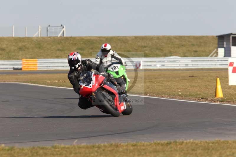 Motorcycle action photographs;Trackday digital images;event digital images;eventdigitalimages;no limits trackday;peter wileman photography;snetterton;snetterton circuit norfolk;snetterton photographs;trackday;trackday photos