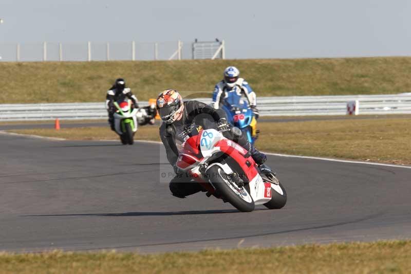 Motorcycle action photographs;Trackday digital images;event digital images;eventdigitalimages;no limits trackday;peter wileman photography;snetterton;snetterton circuit norfolk;snetterton photographs;trackday;trackday photos
