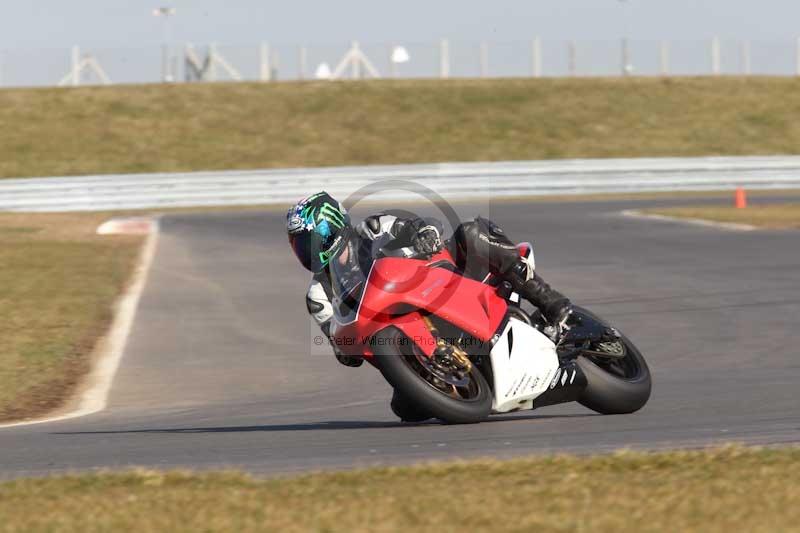 Motorcycle action photographs;Trackday digital images;event digital images;eventdigitalimages;no limits trackday;peter wileman photography;snetterton;snetterton circuit norfolk;snetterton photographs;trackday;trackday photos