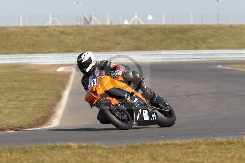 Motorcycle action photographs;Trackday digital images;event digital images;eventdigitalimages;no limits trackday;peter wileman photography;snetterton;snetterton circuit norfolk;snetterton photographs;trackday;trackday photos