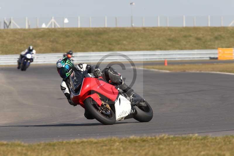 Motorcycle action photographs;Trackday digital images;event digital images;eventdigitalimages;no limits trackday;peter wileman photography;snetterton;snetterton circuit norfolk;snetterton photographs;trackday;trackday photos
