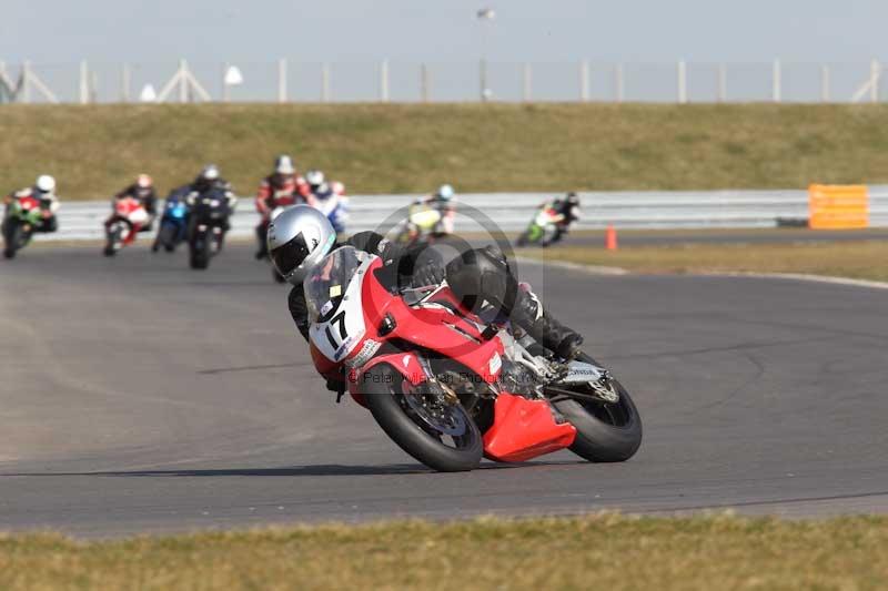 Motorcycle action photographs;Trackday digital images;event digital images;eventdigitalimages;no limits trackday;peter wileman photography;snetterton;snetterton circuit norfolk;snetterton photographs;trackday;trackday photos