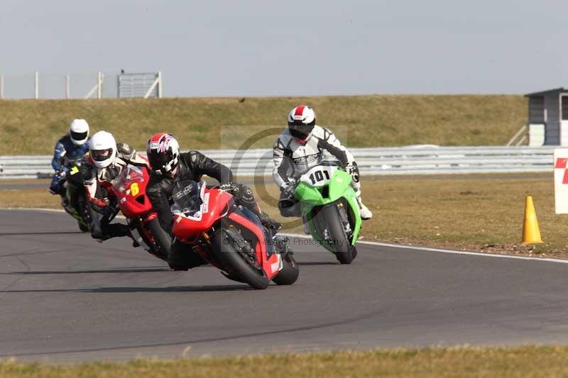 Motorcycle action photographs;Trackday digital images;event digital images;eventdigitalimages;no limits trackday;peter wileman photography;snetterton;snetterton circuit norfolk;snetterton photographs;trackday;trackday photos