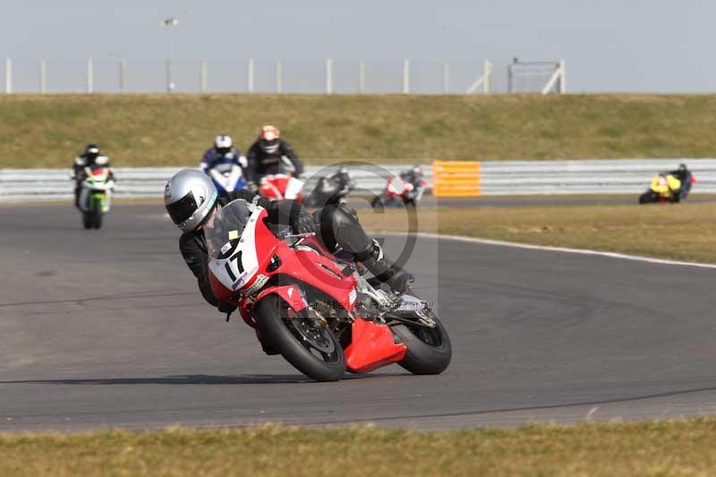 Motorcycle action photographs;Trackday digital images;event digital images;eventdigitalimages;no limits trackday;peter wileman photography;snetterton;snetterton circuit norfolk;snetterton photographs;trackday;trackday photos