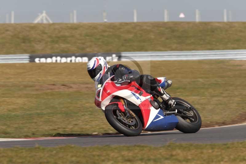 Motorcycle action photographs;Trackday digital images;event digital images;eventdigitalimages;no limits trackday;peter wileman photography;snetterton;snetterton circuit norfolk;snetterton photographs;trackday;trackday photos