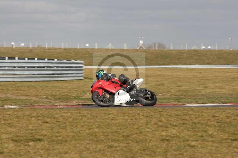Motorcycle action photographs;Trackday digital images;event digital images;eventdigitalimages;no limits trackday;peter wileman photography;snetterton;snetterton circuit norfolk;snetterton photographs;trackday;trackday photos