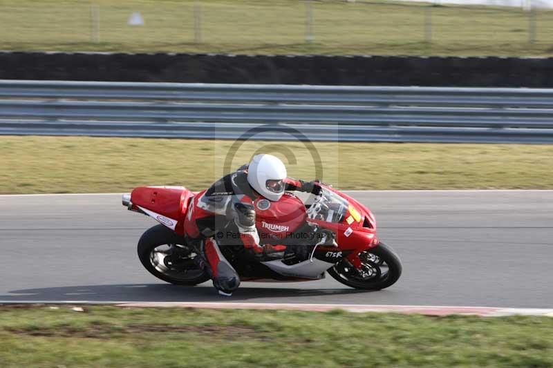 Motorcycle action photographs;Trackday digital images;event digital images;eventdigitalimages;no limits trackday;peter wileman photography;snetterton;snetterton circuit norfolk;snetterton photographs;trackday;trackday photos