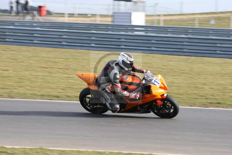 Motorcycle action photographs;Trackday digital images;event digital images;eventdigitalimages;no limits trackday;peter wileman photography;snetterton;snetterton circuit norfolk;snetterton photographs;trackday;trackday photos