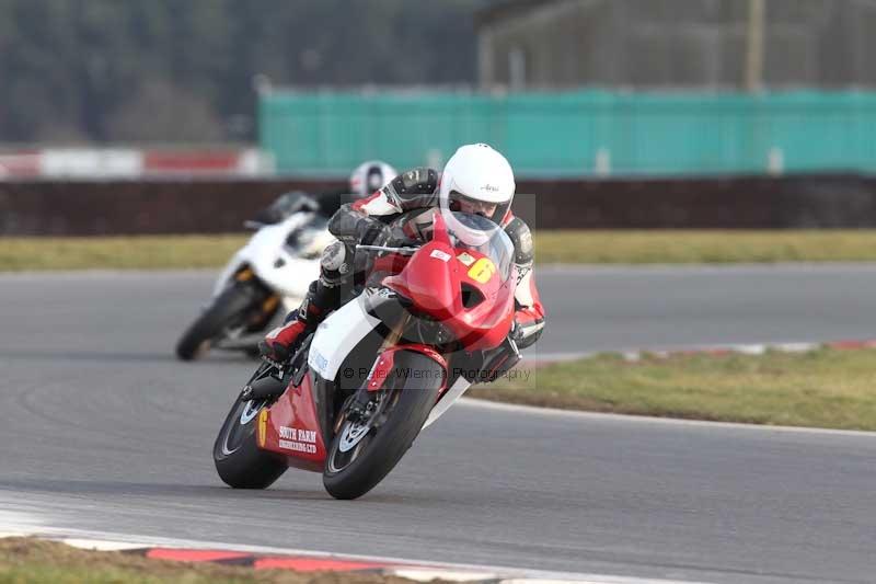Motorcycle action photographs;Trackday digital images;event digital images;eventdigitalimages;no limits trackday;peter wileman photography;snetterton;snetterton circuit norfolk;snetterton photographs;trackday;trackday photos