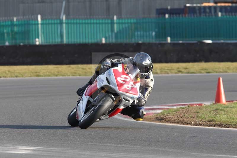 Motorcycle action photographs;Trackday digital images;event digital images;eventdigitalimages;no limits trackday;peter wileman photography;snetterton;snetterton circuit norfolk;snetterton photographs;trackday;trackday photos
