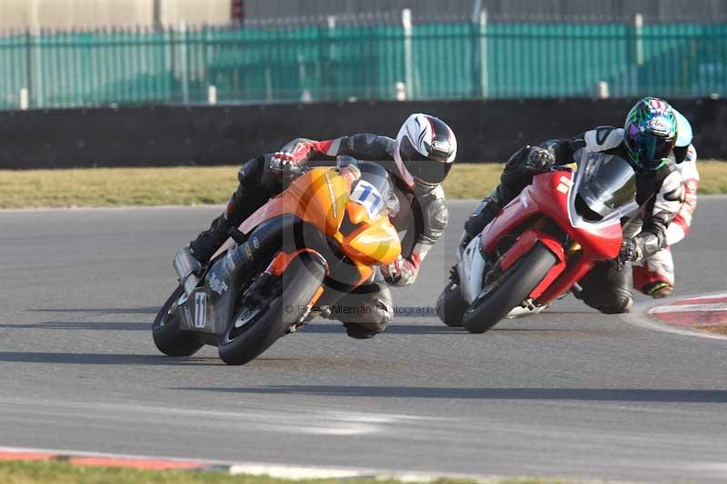 Motorcycle action photographs;Trackday digital images;event digital images;eventdigitalimages;no limits trackday;peter wileman photography;snetterton;snetterton circuit norfolk;snetterton photographs;trackday;trackday photos