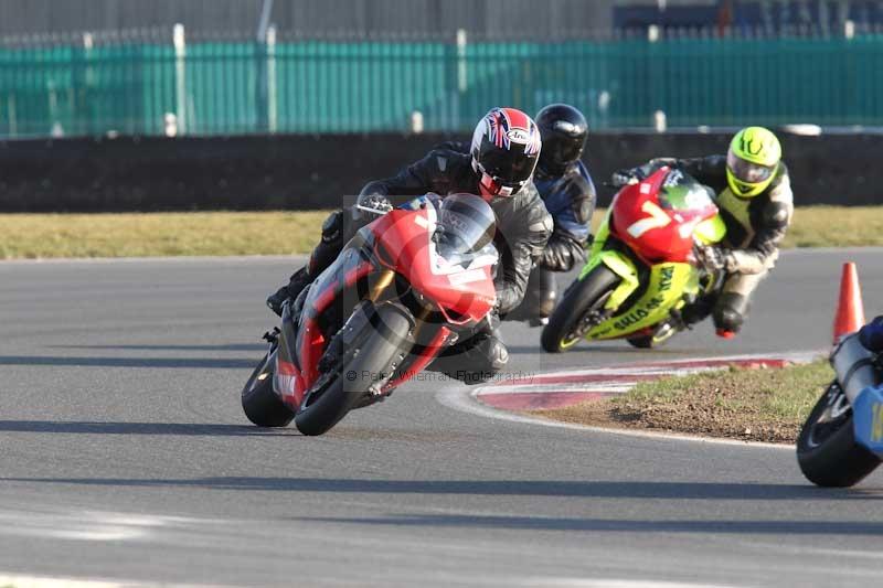 Motorcycle action photographs;Trackday digital images;event digital images;eventdigitalimages;no limits trackday;peter wileman photography;snetterton;snetterton circuit norfolk;snetterton photographs;trackday;trackday photos