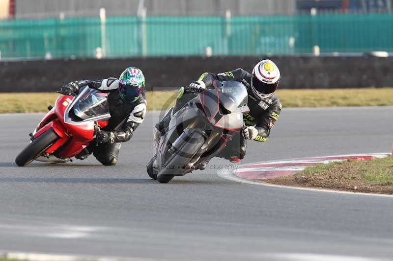 Motorcycle action photographs;Trackday digital images;event digital images;eventdigitalimages;no limits trackday;peter wileman photography;snetterton;snetterton circuit norfolk;snetterton photographs;trackday;trackday photos