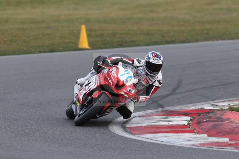 Motorcycle action photographs;Trackday digital images;event digital images;eventdigitalimages;no limits trackday;peter wileman photography;snetterton;snetterton circuit norfolk;snetterton photographs;trackday;trackday photos