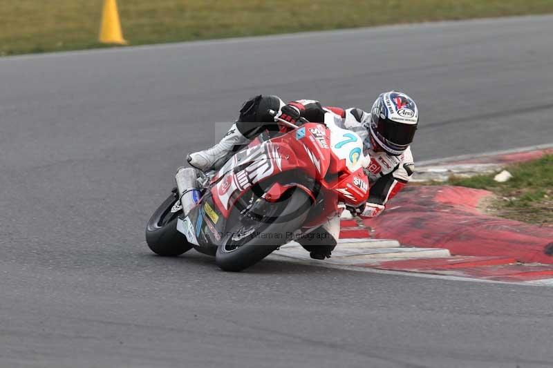 Motorcycle action photographs;Trackday digital images;event digital images;eventdigitalimages;no limits trackday;peter wileman photography;snetterton;snetterton circuit norfolk;snetterton photographs;trackday;trackday photos