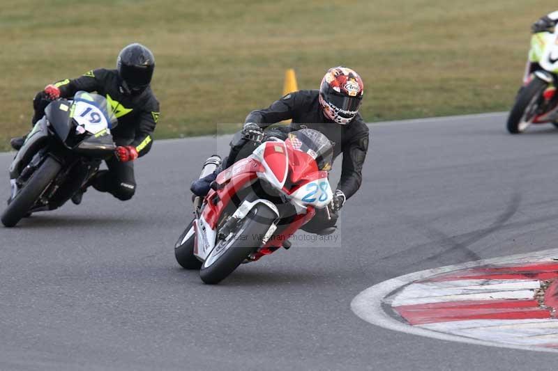 Motorcycle action photographs;Trackday digital images;event digital images;eventdigitalimages;no limits trackday;peter wileman photography;snetterton;snetterton circuit norfolk;snetterton photographs;trackday;trackday photos