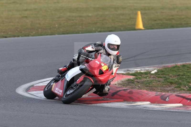 Motorcycle action photographs;Trackday digital images;event digital images;eventdigitalimages;no limits trackday;peter wileman photography;snetterton;snetterton circuit norfolk;snetterton photographs;trackday;trackday photos
