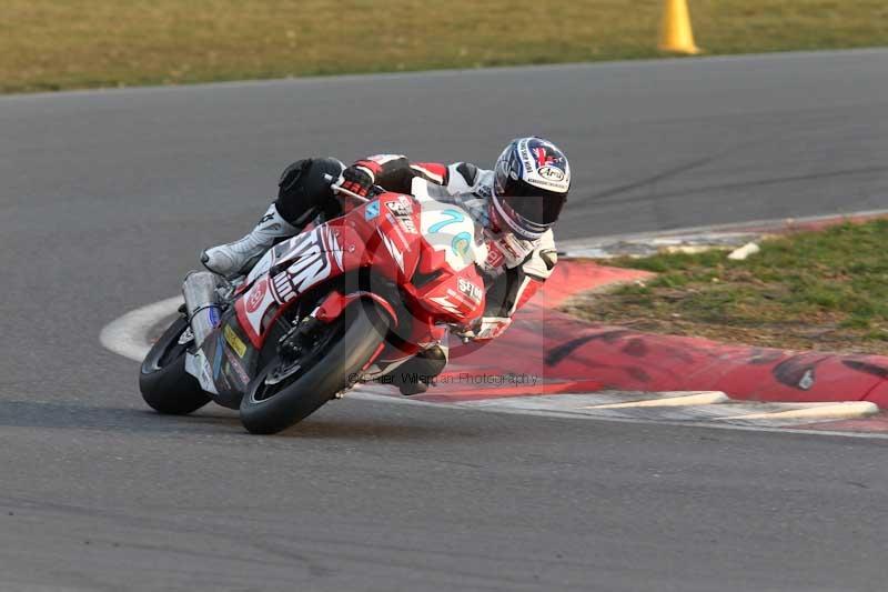 Motorcycle action photographs;Trackday digital images;event digital images;eventdigitalimages;no limits trackday;peter wileman photography;snetterton;snetterton circuit norfolk;snetterton photographs;trackday;trackday photos