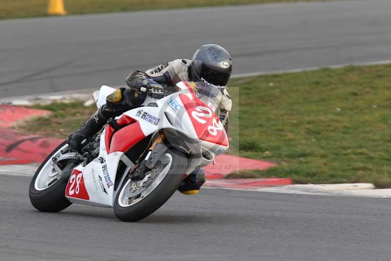 Motorcycle action photographs;Trackday digital images;event digital images;eventdigitalimages;no limits trackday;peter wileman photography;snetterton;snetterton circuit norfolk;snetterton photographs;trackday;trackday photos
