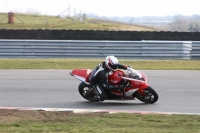 Motorcycle-action-photographs;Trackday-digital-images;event-digital-images;eventdigitalimages;no-limits-trackday;peter-wileman-photography;snetterton;snetterton-circuit-norfolk;snetterton-photographs;trackday;trackday-photos