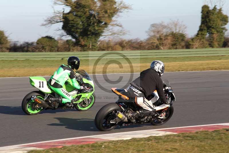 Motorcycle action photographs;Trackday digital images;event digital images;eventdigitalimages;no limits trackday;peter wileman photography;snetterton;snetterton circuit norfolk;snetterton photographs;trackday;trackday photos