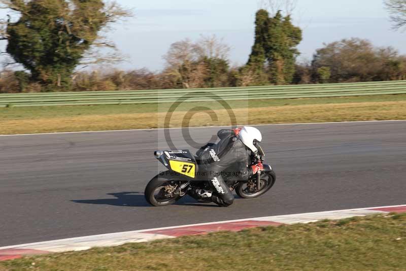 Motorcycle action photographs;Trackday digital images;event digital images;eventdigitalimages;no limits trackday;peter wileman photography;snetterton;snetterton circuit norfolk;snetterton photographs;trackday;trackday photos