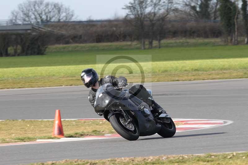 Motorcycle action photographs;Trackday digital images;event digital images;eventdigitalimages;no limits trackday;peter wileman photography;snetterton;snetterton circuit norfolk;snetterton photographs;trackday;trackday photos