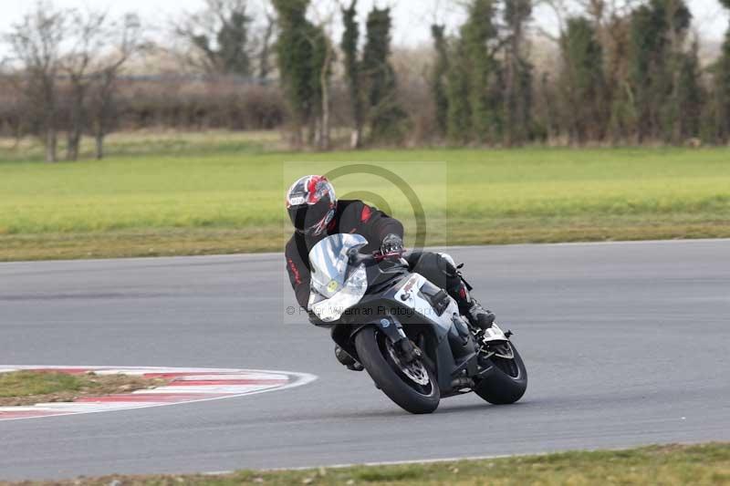Motorcycle action photographs;Trackday digital images;event digital images;eventdigitalimages;no limits trackday;peter wileman photography;snetterton;snetterton circuit norfolk;snetterton photographs;trackday;trackday photos
