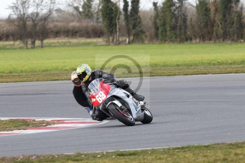 Motorcycle action photographs;Trackday digital images;event digital images;eventdigitalimages;no limits trackday;peter wileman photography;snetterton;snetterton circuit norfolk;snetterton photographs;trackday;trackday photos