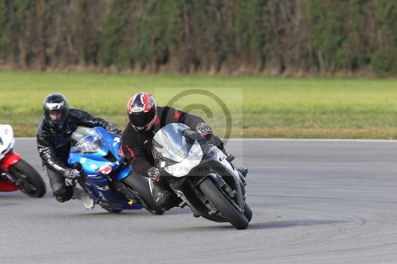Motorcycle action photographs;Trackday digital images;event digital images;eventdigitalimages;no limits trackday;peter wileman photography;snetterton;snetterton circuit norfolk;snetterton photographs;trackday;trackday photos