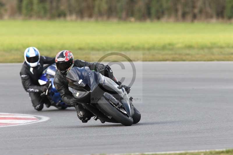 Motorcycle action photographs;Trackday digital images;event digital images;eventdigitalimages;no limits trackday;peter wileman photography;snetterton;snetterton circuit norfolk;snetterton photographs;trackday;trackday photos