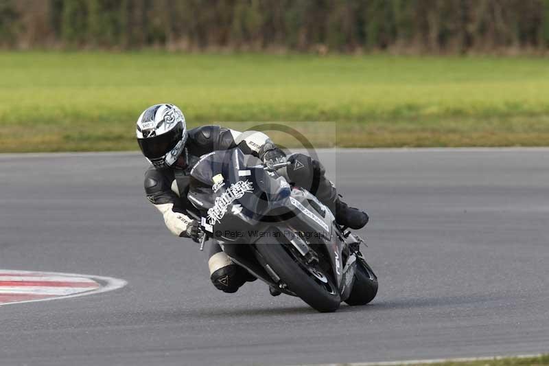 Motorcycle action photographs;Trackday digital images;event digital images;eventdigitalimages;no limits trackday;peter wileman photography;snetterton;snetterton circuit norfolk;snetterton photographs;trackday;trackday photos