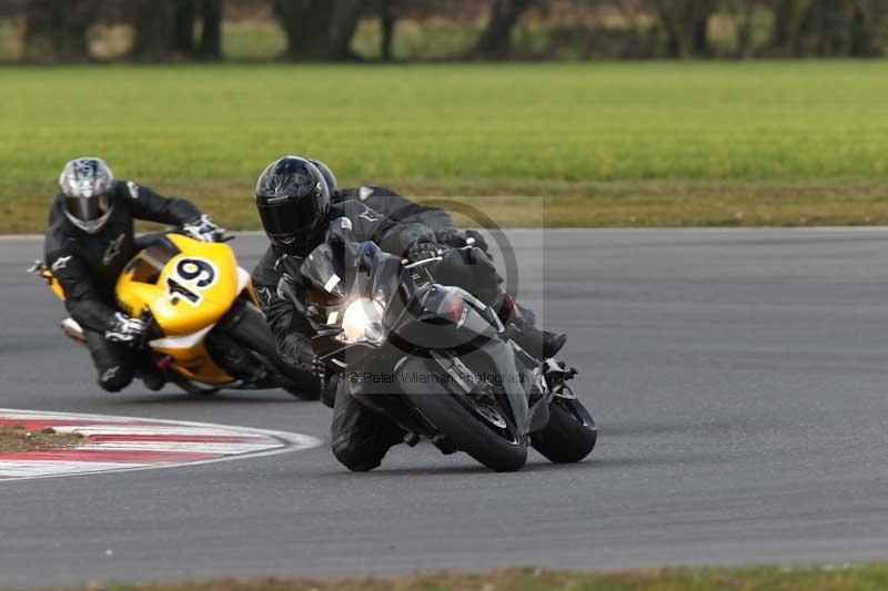 Motorcycle action photographs;Trackday digital images;event digital images;eventdigitalimages;no limits trackday;peter wileman photography;snetterton;snetterton circuit norfolk;snetterton photographs;trackday;trackday photos