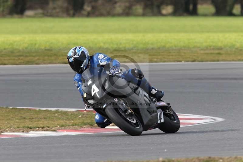 Motorcycle action photographs;Trackday digital images;event digital images;eventdigitalimages;no limits trackday;peter wileman photography;snetterton;snetterton circuit norfolk;snetterton photographs;trackday;trackday photos