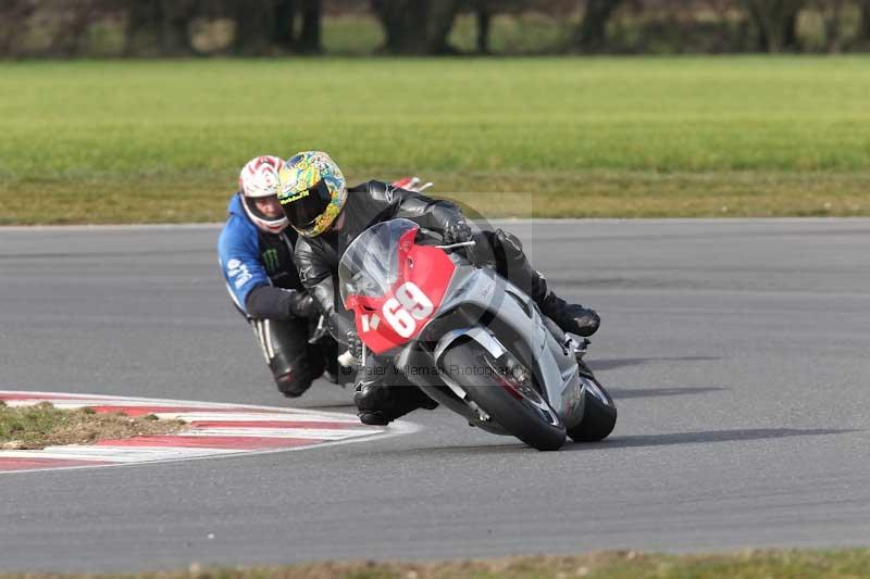 Motorcycle action photographs;Trackday digital images;event digital images;eventdigitalimages;no limits trackday;peter wileman photography;snetterton;snetterton circuit norfolk;snetterton photographs;trackday;trackday photos