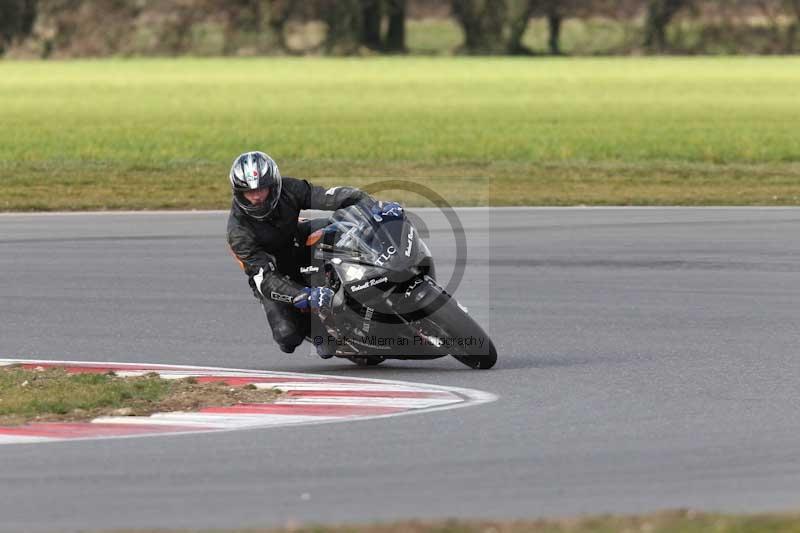 Motorcycle action photographs;Trackday digital images;event digital images;eventdigitalimages;no limits trackday;peter wileman photography;snetterton;snetterton circuit norfolk;snetterton photographs;trackday;trackday photos